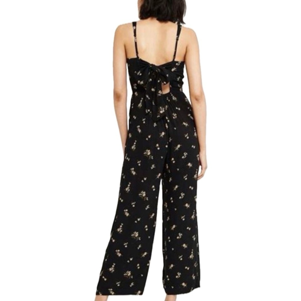 Abercrombie & Women’s Tie Back Floral Jumpsuit